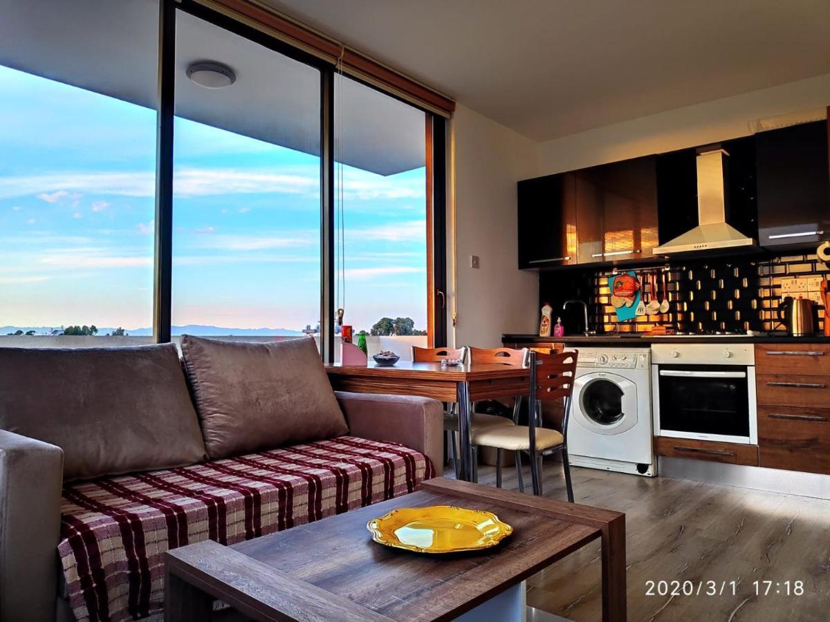 Uptown App & Pool Daily Contactless Check In & Check Out Appartement Famagouste
